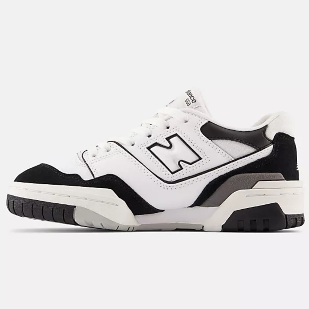New Balance 550 Kids Sneakers - Black and White